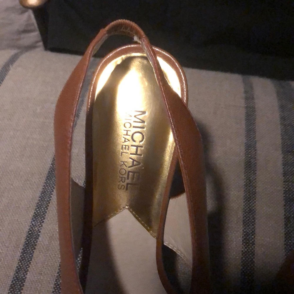 Michael Kors caramel coloured leather heels 4in - Picture 2 of 5